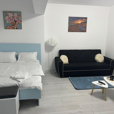 The Moon View Apartment Букурещ Екстериор снимка